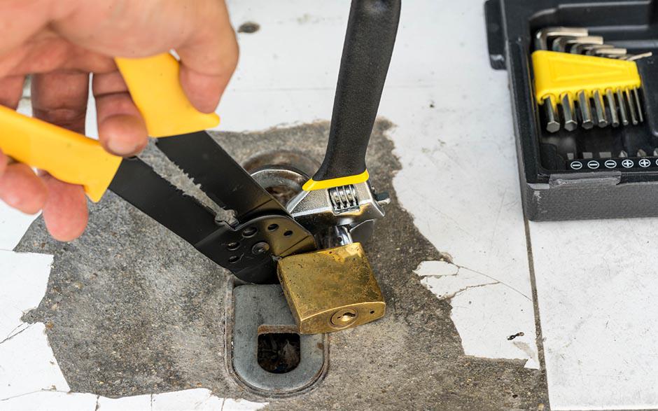 changer serrure porte fenetre Plaisir